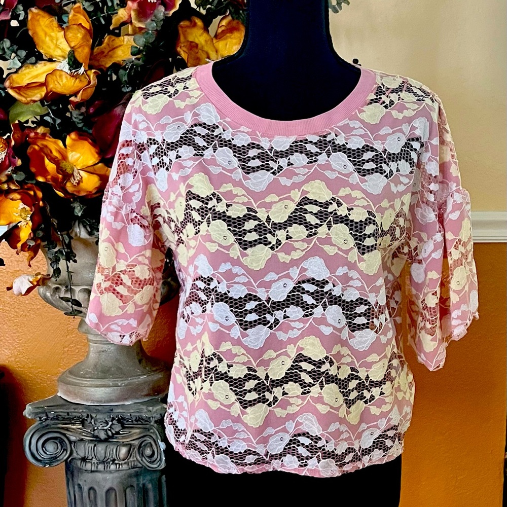 NWT Zara Lace Bell Style Sleeve, Size Small